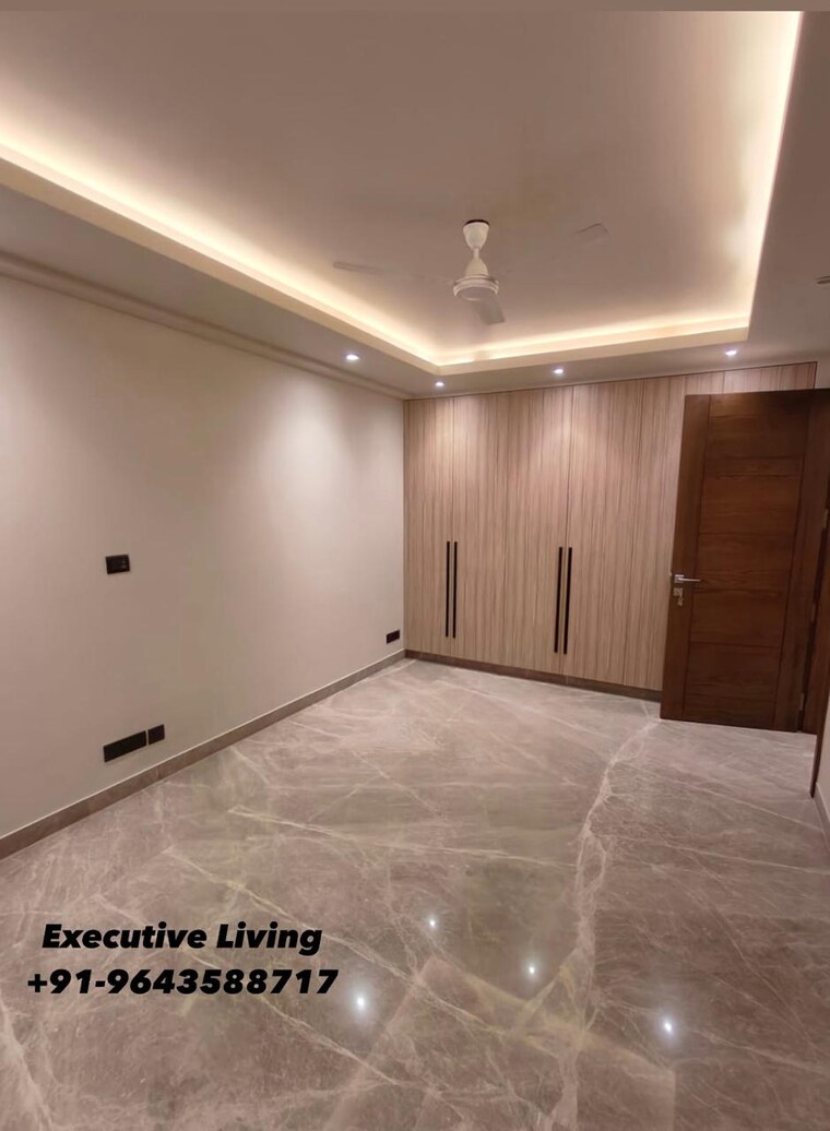 Room, shivalik colony 3 Bedroom 1800 Sq.Ft. Builder Floor In Shivalik Colony Delhi 9565280