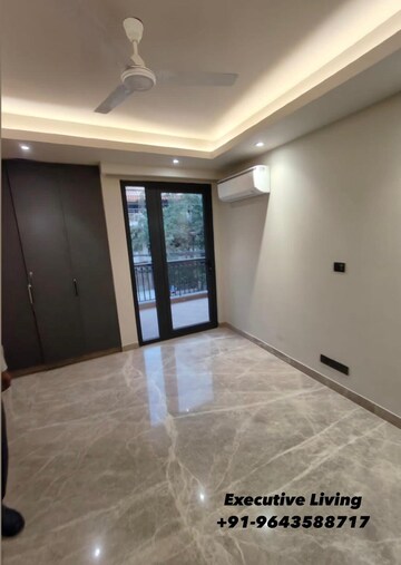 Room in 3 BHK Builder Floor at Shivalik Colony – for Rent