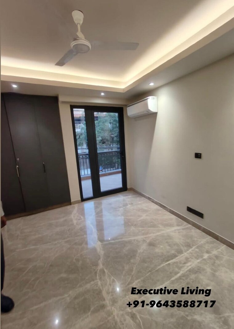 Room, shivalik colony 3 Bedroom 1800 Sq.Ft. Builder Floor In Shivalik Colony Delhi 9565280