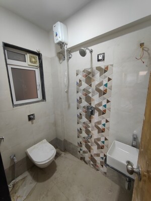 Bathroom in 1 BHK Apartment at Santacruz East – for Rent