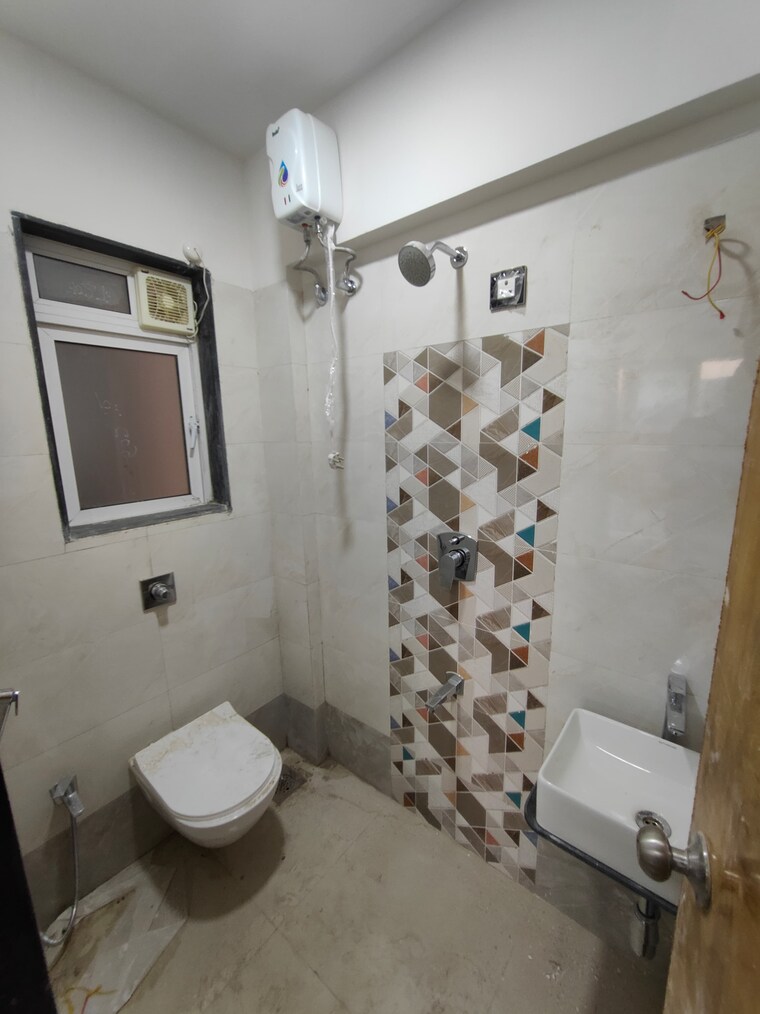 Bathroom, santacruz east 1 Bedroom 460 Sq.Ft. Apartment In Santacruz East Mumbai 9565375