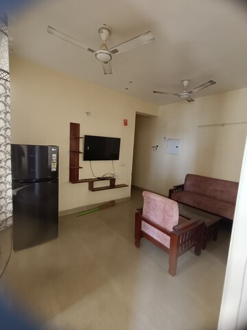 Room in 2 BHK Apartment at Shree Vardhman Mantra, Sector 67 – for Rent