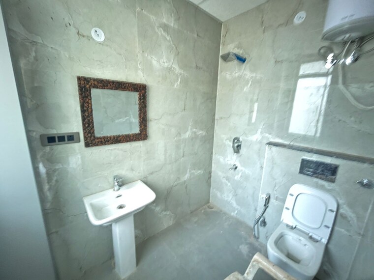 Bathroom, sector 39 3 Bedroom 2700 Sq.Ft. Builder Floor In Sector 39 Gurgaon 9565380
