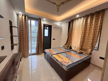 Bedroom in 3 BHK Builder Floor at Sector 39 – for Rent