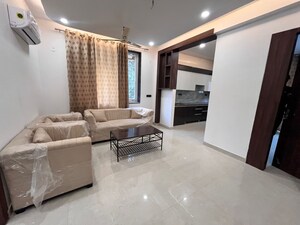 Living Room in 3 BHK Builder Floor at Sector 39 – for Rent