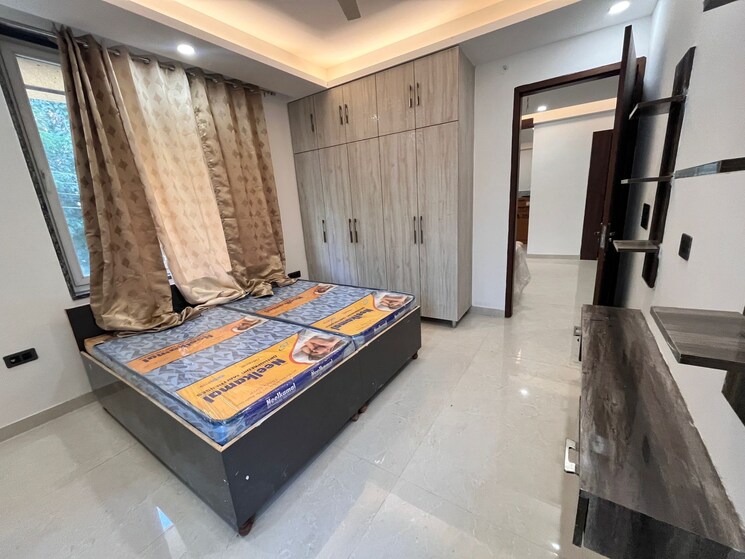 Bedroom, sector 39 3 Bedroom 2700 Sq.Ft. Builder Floor In Sector 39 Gurgaon 9565380