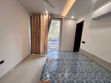 Bedroom in 3 BHK Builder Floor at Sector 39 – for Rent