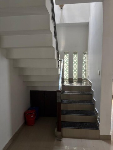 Staircase in 4 BHK Villa at Thevakkal – for Rent