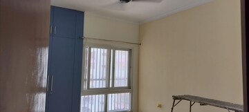 Room in 2 BHK Apartment at Gaurs Siddhartham, Siddharth Vihar – for Rent