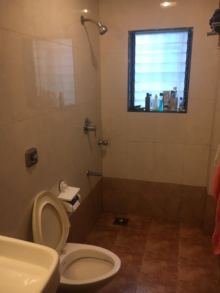Bathroom, dosti-eastern-bay 2.5 Bedroom 1045 Sq.Ft. Apartment In Wadala Mumbai 9565384