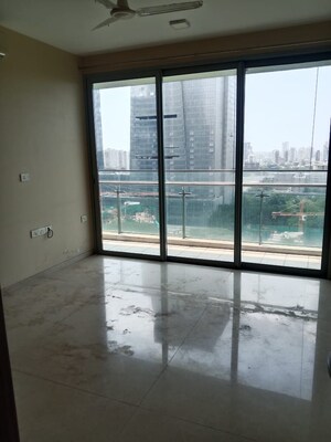 Room in 3 BHK Apartment at Oberoi Realty Exquisite, Goregaon East – for Rent