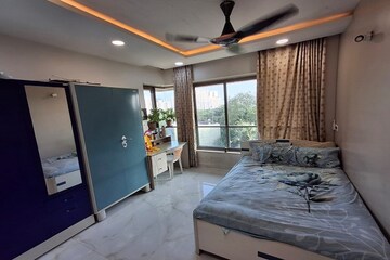 Bedroom in 2.5 BHK Apartment at Kalpataru Aura, Ghatkopar West – for Rent