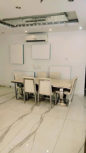 Master Bedroom in 3.5 BHK Apartment at Krishna Apra Residency, Sector 61 – for Sale