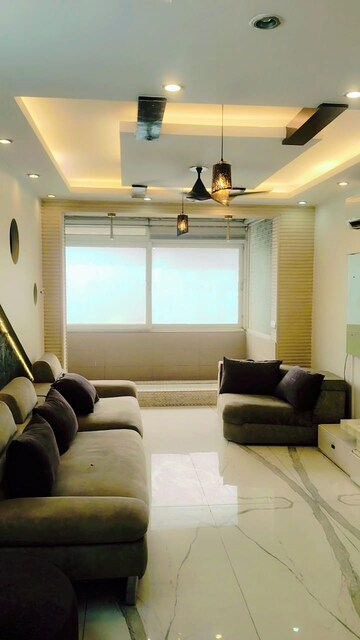 Master Bedroom in 3.5 BHK Apartment at Krishna Apra Residency, Sector 61 – for Sale