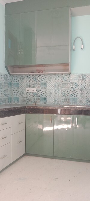 Furnished Amenities in 1 BHK Builder Floor at Saket – for Rent