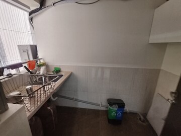 Furnished Amenities in 3 BHK Apartment at Raheja Vistas, Nacharam – for Rent