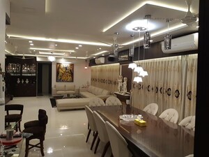 Team Area in 5 BHK Apartment at Satyam Imperial Heights, Ghansoli – for Rent