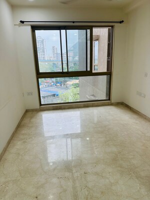 Room in 2 BHK Apartment at Godrej RKS, Chembur – for Rent