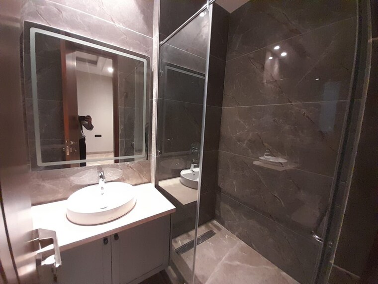 Bathroom, greater kailash part 3 3 Bedroom 1953 Sq.Ft. Builder Floor In Greater Kailash Part 3 Delhi 9565475