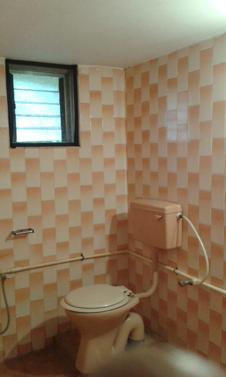 Bathroom, porvorim 4 Bedroom 1800 Sq.Ft. Builder Floor In Porvorim Goa 9565488
