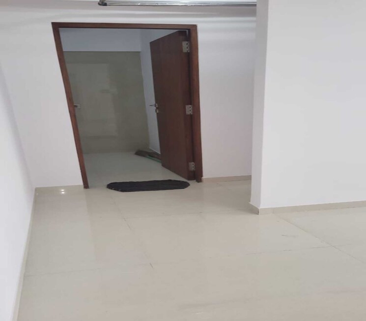Room, dadar east 1 Bedroom 550 Sq.Ft. Apartment In Dadar East Mumbai 9565495