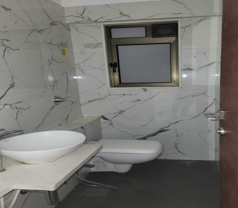 Team Area, dadar east 1 Bedroom 550 Sq.Ft. Apartment In Dadar East Mumbai 9565495