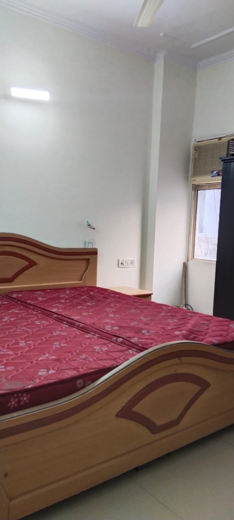 Bedroom, greater kailash i 1.5 Bedroom 100 Sq.Yd. Builder Floor In Greater Kailash I Delhi 9565511