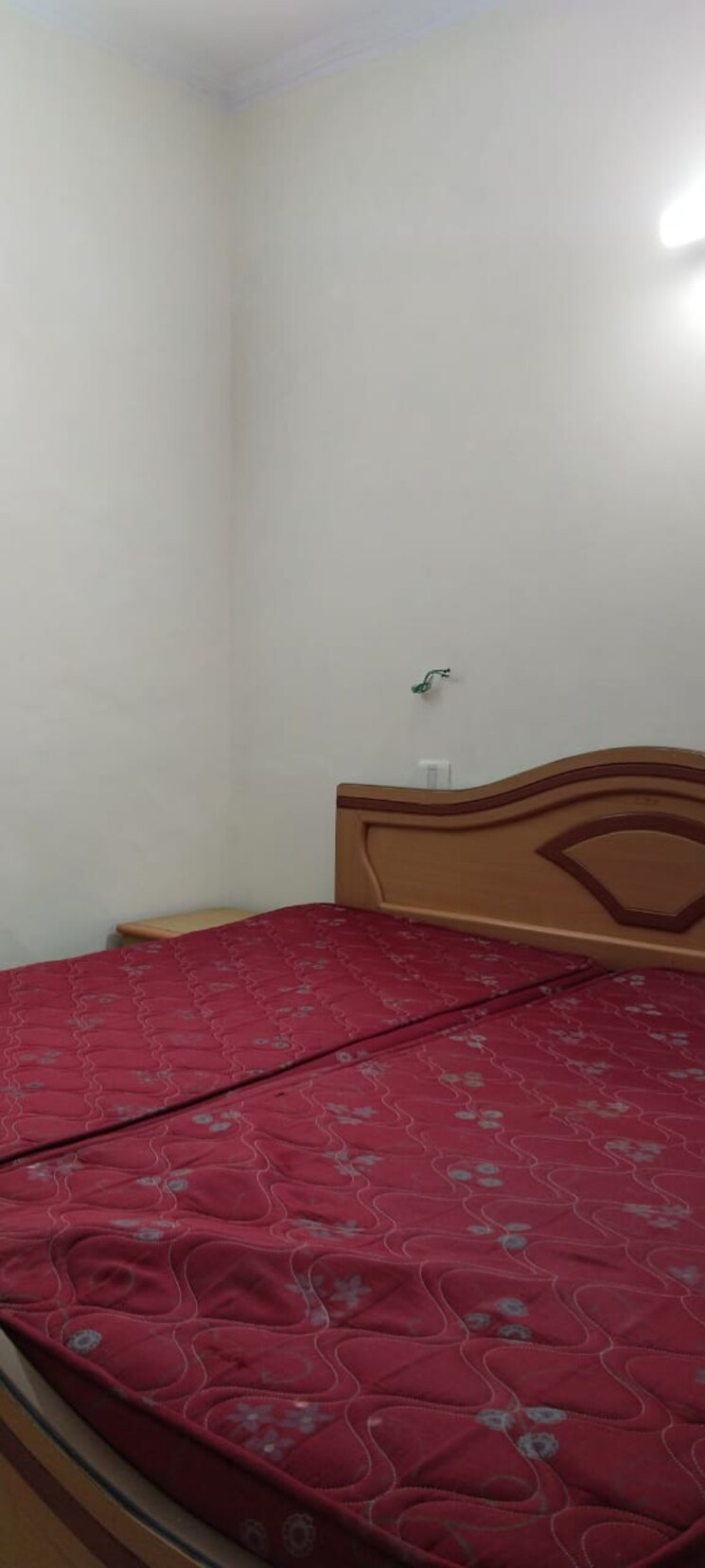 Bathroom, greater kailash i 1.5 Bedroom 100 Sq.Yd. Builder Floor In Greater Kailash I Delhi 9565511