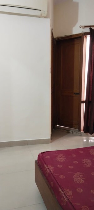 Room in 1.5 BHK Builder Floor at Greater Kailash I – for Rent