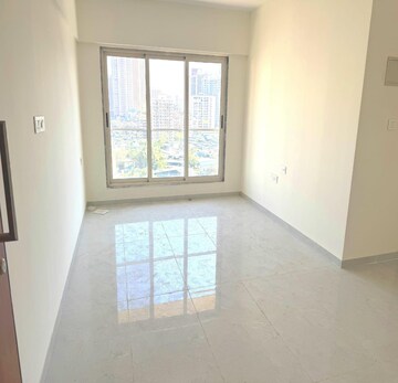 Room in 2.5 BHK Apartment at Bharat Arize, Goregaon West – for Rent