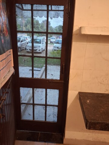 Room in 2 BHK Independent House at Sector 25 – for Rent