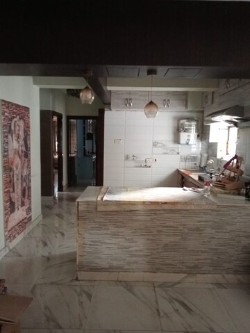 Parking in 3 BHK Apartment at Diamond City South, Tollygunge – for Rent