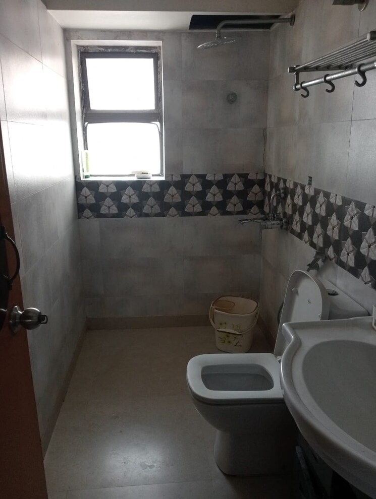 Bathroom, diamond-city-south 3 Bedroom 1659 Sq.Ft. Apartment In Tollygunge Kolkata 9565510