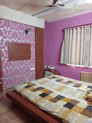 Bedroom in 3 BHK Apartment at Diamond City South, Tollygunge – for Rent