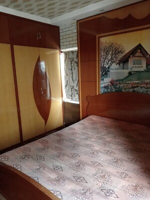 Room in 3 BHK Apartment at Diamond City South, Tollygunge – for Rent