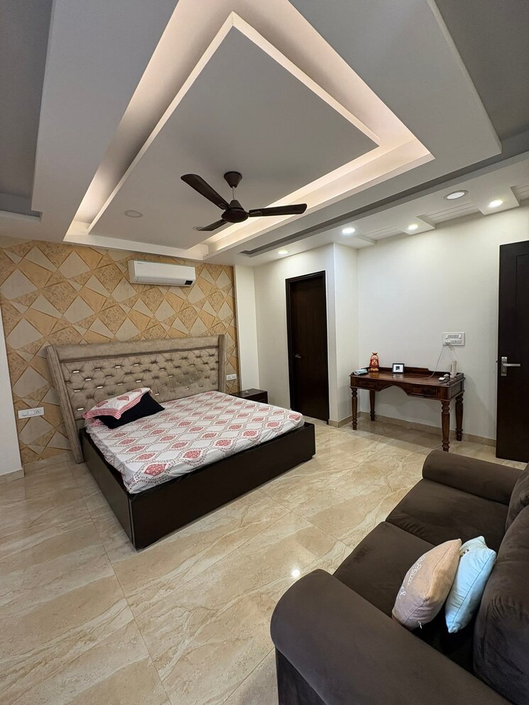 Bedroom, freedom fighters enclave 3 Bedroom 1800 Sq.Ft. Apartment In Freedom Fighters Enclave Delhi 9565525