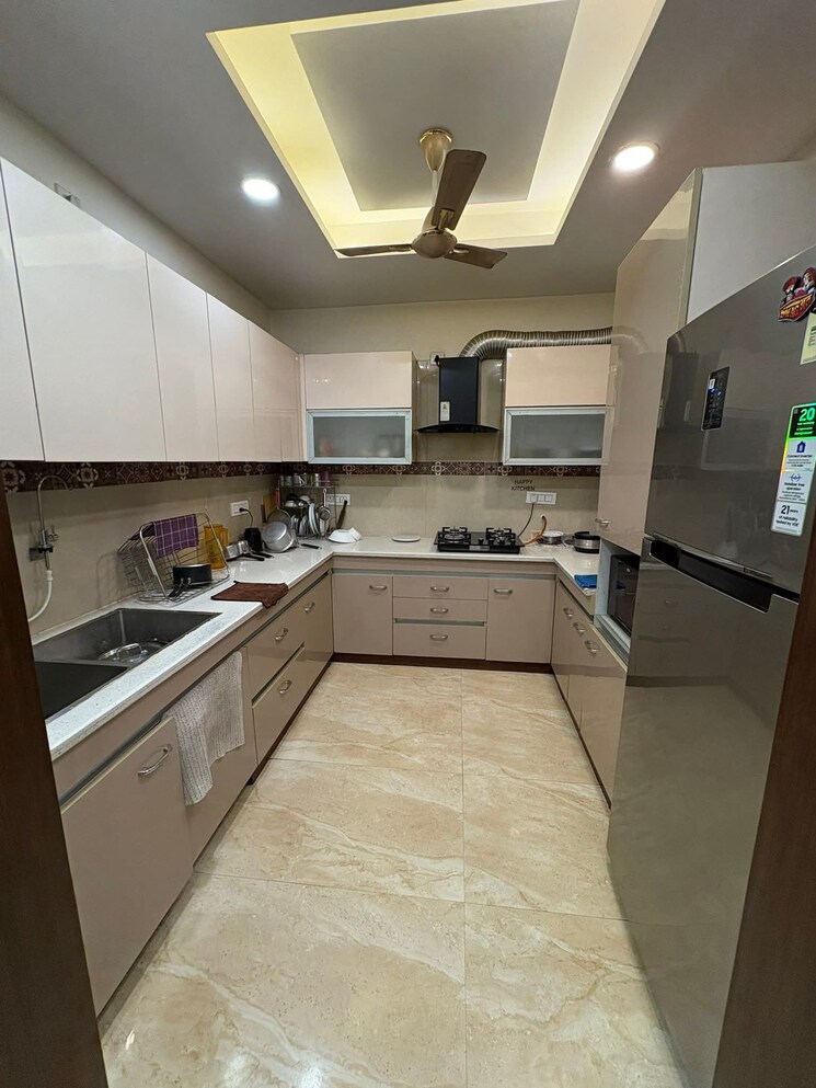 Kitchen, freedom fighters enclave 3 Bedroom 1800 Sq.Ft. Apartment In Freedom Fighters Enclave Delhi 9565525
