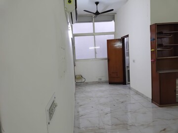 Room in 2 BHK Builder Floor at Green Park Extension – for Rent