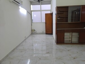 Room in 2 BHK Builder Floor at Green Park Extension – for Rent