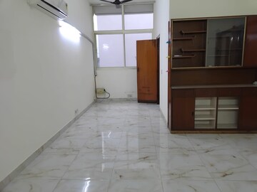Room in 2 BHK Builder Floor at Green Park Extension – for Rent