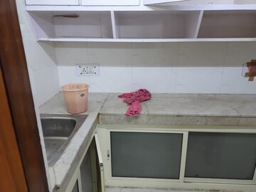 Furnished Amenities in 2 BHK Builder Floor at Green Park Extension – for Rent