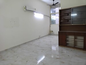 Room in 2 BHK Builder Floor at Green Park Extension – for Rent