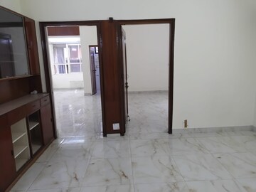 Room in 2 BHK Builder Floor at Green Park Extension – for Rent