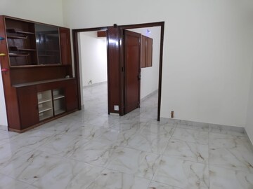 Room in 2 BHK Builder Floor at Green Park Extension – for Rent