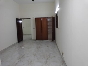 Room in 2 BHK Builder Floor at Green Park Extension – for Rent