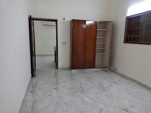 Room in 2 BHK Builder Floor at Green Park Extension – for Rent