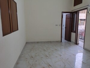 Room in 2 BHK Builder Floor at Green Park Extension – for Rent