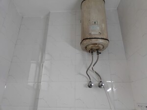 Bathroom in 2 BHK Builder Floor at Green Park Extension – for Rent