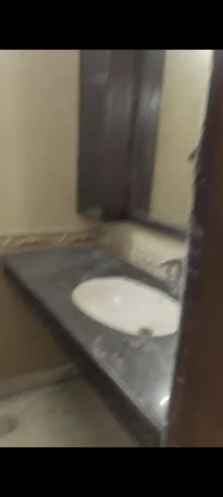 Bathroom, chittaranjan park 2 Bedroom 125 Sq.Yd. Builder Floor In Chittaranjan Park Delhi 9565581