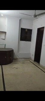 2 BHK + Extra Room 125 Sq.Yd. Builder Floor in Chittaranjan Park 